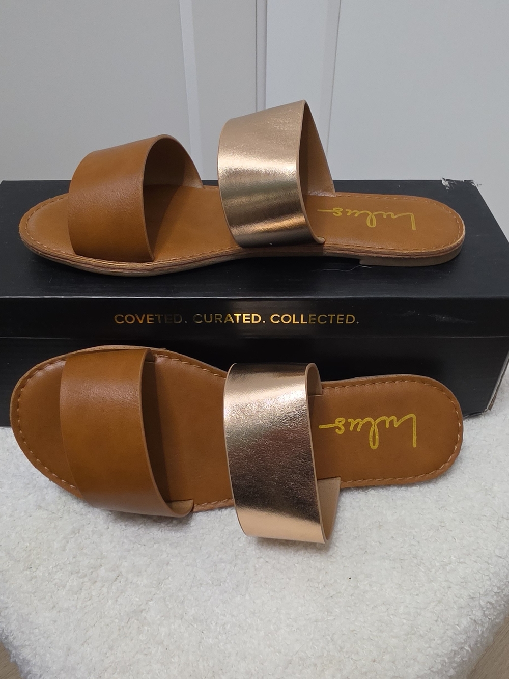 NIB Lulu's Tan and Rose Gold Slide Sandals